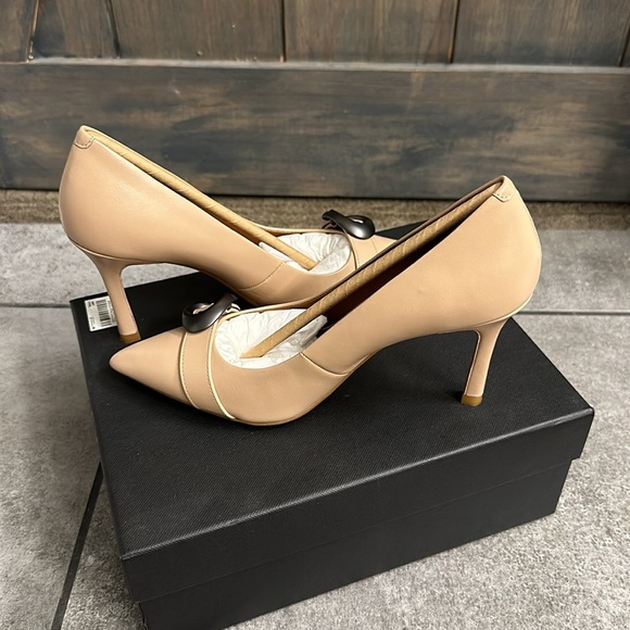 Coach pump - Picture 3 of 12